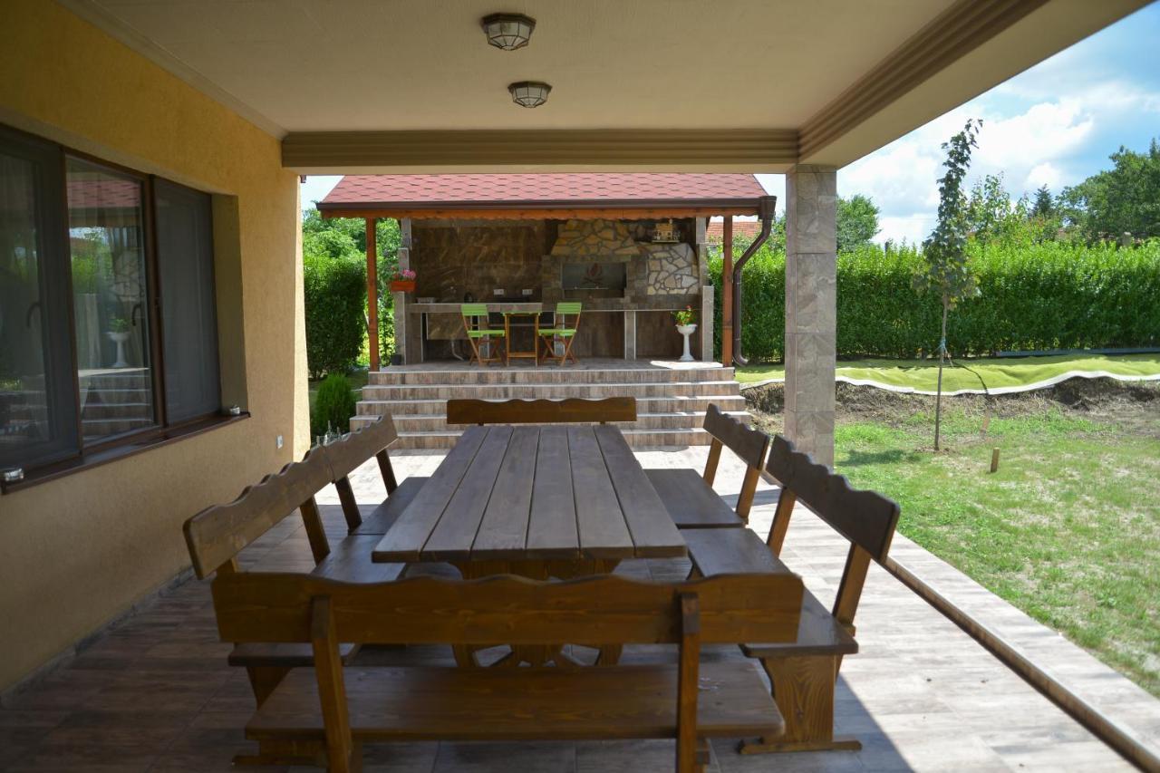 Guest House Erida Trastenik Luaran gambar